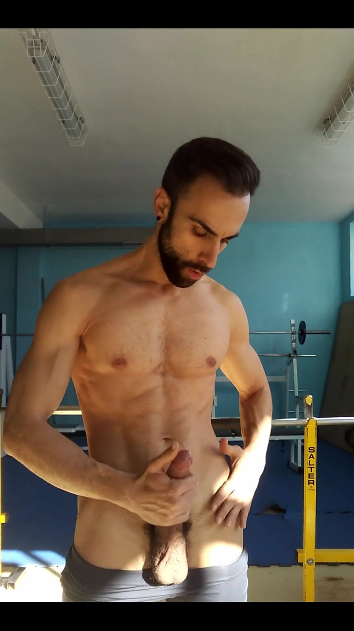 Zeus Ray: Chceš být ošukaná v tělocvičně?