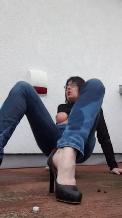 JulieEroticDress: Stříkání v džínách