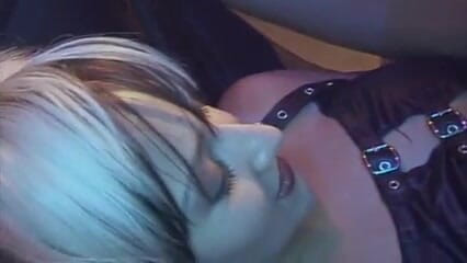 Spank-Bang: นมใหญ่สีบ blond สนุกกับการถูกมัดเย็ดหมู่แบบยอมจำนน!