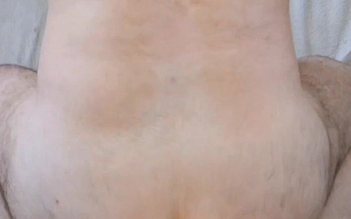 Venusian70: 长假阳具插入我的肚子