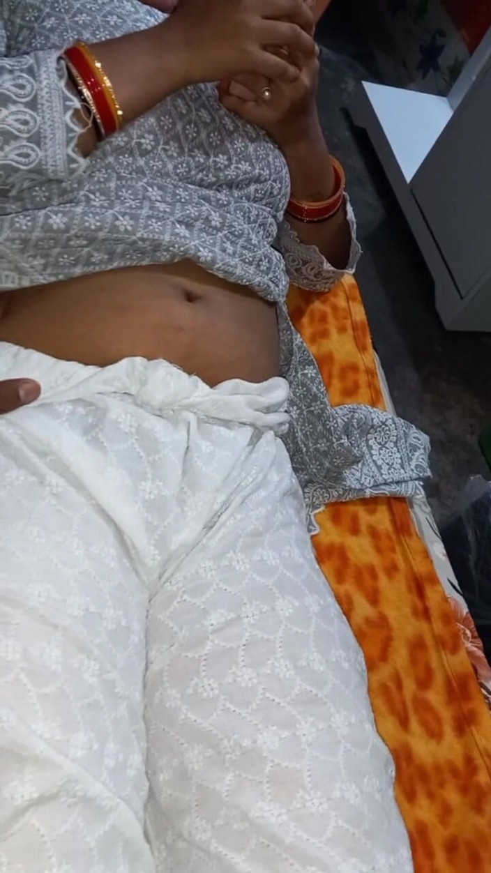 Manjushukla: Romance avec une Indienne dans une chambre