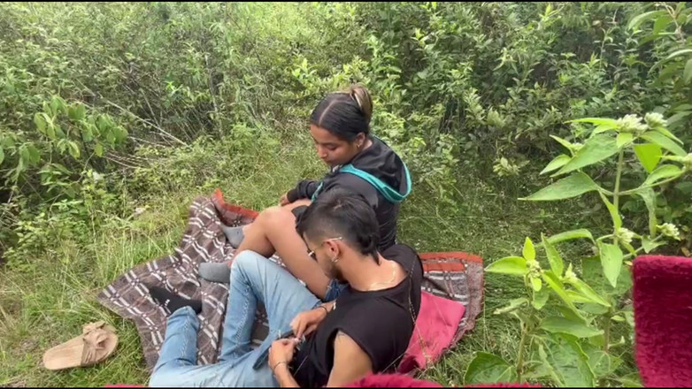 Miaandaxel: 森の中を散歩した後、突然のとても熱いセックスで終わった