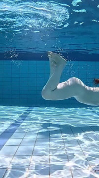 Nuoto fetish - nuoto nudo sott'acqua