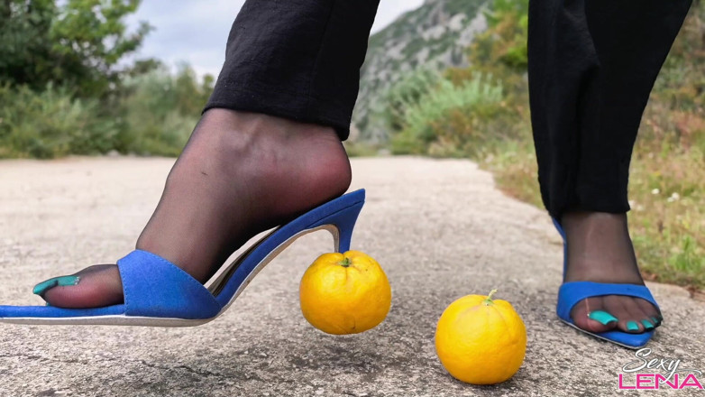 Goddess Lena: Crushing in Heels