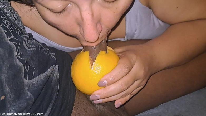 Real homemade BBW BBC porn: Dando bbc incrível grapefruit boquete acariciando seu pau gemendo e...