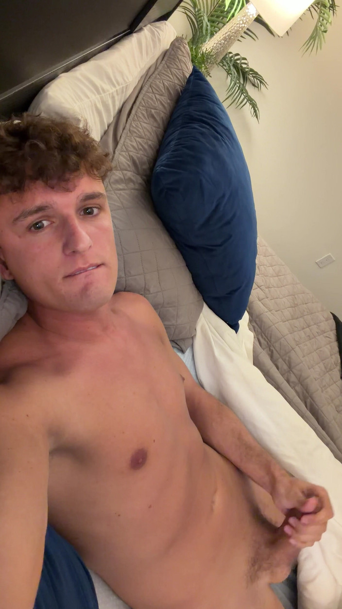 Jak Wycombe: Jak mastürbasyon yaparken yakalanıyor ve sonra dölünü boşaltıyor