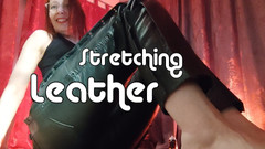 MistressOnline: Bà chủ trực tuyến đang kéo dài chiếc quần da của...