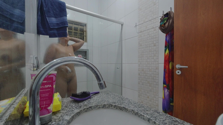 Mattos Movies: Videocamera dell'arrapante matrigna nella doccia - non vedo l'ora di scoparla