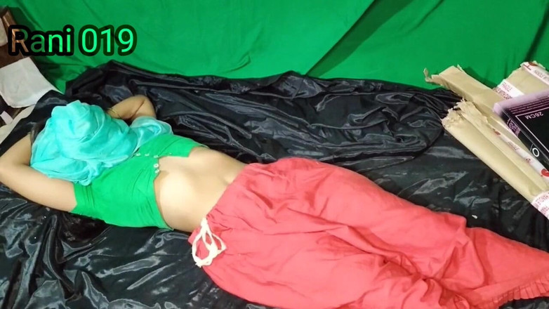 Rakesh: 来自后院的德西女孩被性感男孩性交