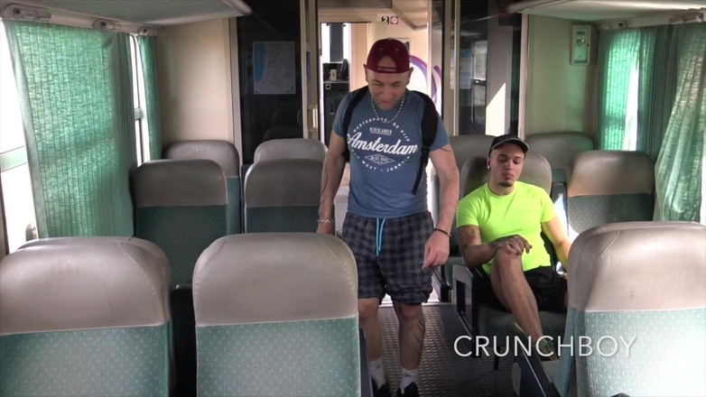 THE BIG BULGE STUDIO: 2471 increíble sexo exhib a pelo en tren público