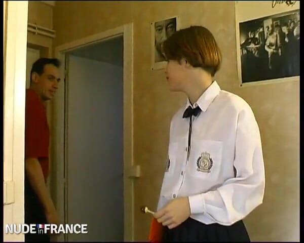 La France a Poil: Ein Bachelor wird von ihrem Mathelehrer gesprengt.