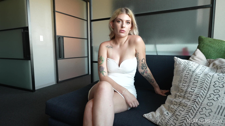 Karups POV: Memek cewek hot rambut pirang ini dientot habis-habisan waktu pacarnya...