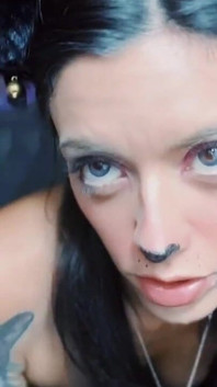 Si cewek sange kitty lagi asik ngentot pantat sempitnya untuk kamu