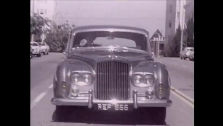 Vintage Usa: बालों वाली चूत वाली सुनहरे बालों वाली युवा के लिए विंटेज तीन लोगों वाली चुदाई और दो बड़े लंड द्वारा मुंह में वीर्य