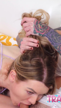 La trans sexy chelsea marie prende il cazzo nudo da un fan
