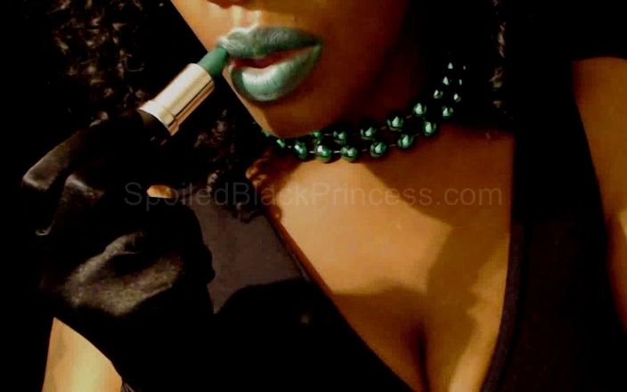 The Goddess Simone: Зеленый фетиш с завистью и губной помадой