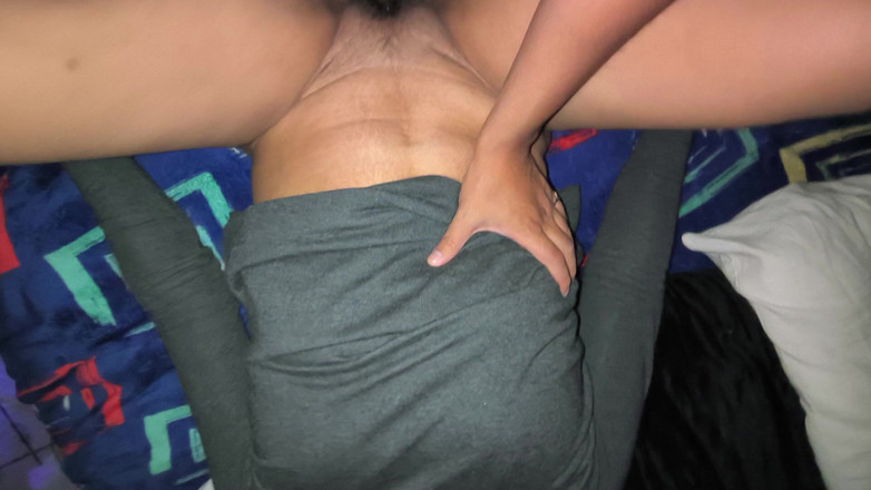 Moo DBOXXX: Die frau des nachbarn läuft weg und kommt die ganze...
