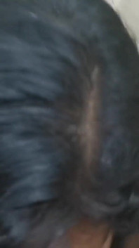 Une bhabhi desi sexy me suce la bite