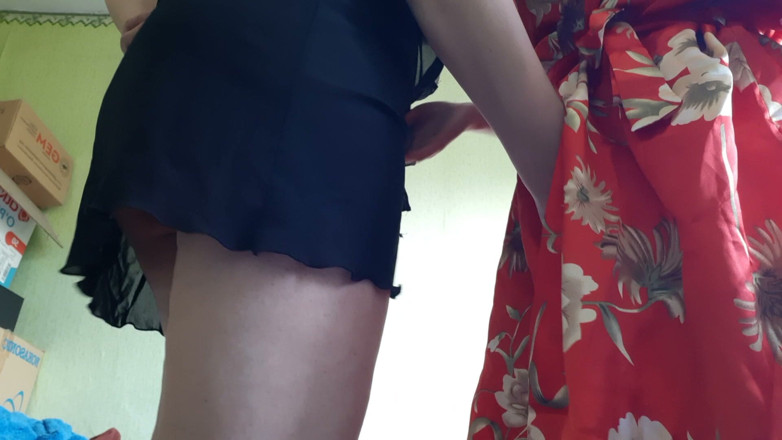 Lesbian-candys: I'm Fingering My Boyfriend's Mom While He Takes a Shower
