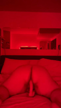 BBW MILF jeździ dildo