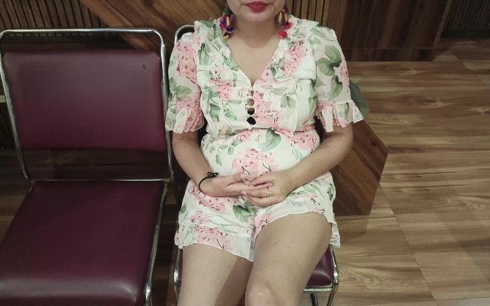 Saarabhabhi6: Chica caliente desnuda con su amiga de oficina mientras juega...