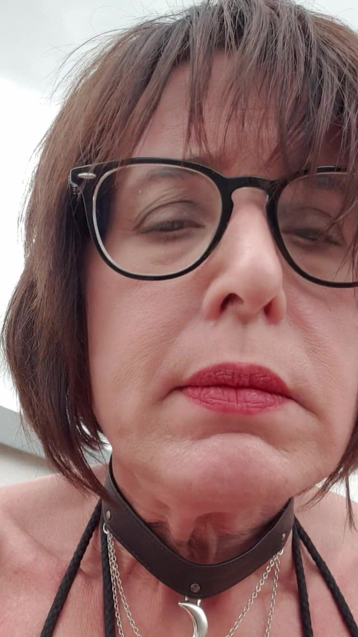 JulieEroticDress: Orgasmo fuori controllo