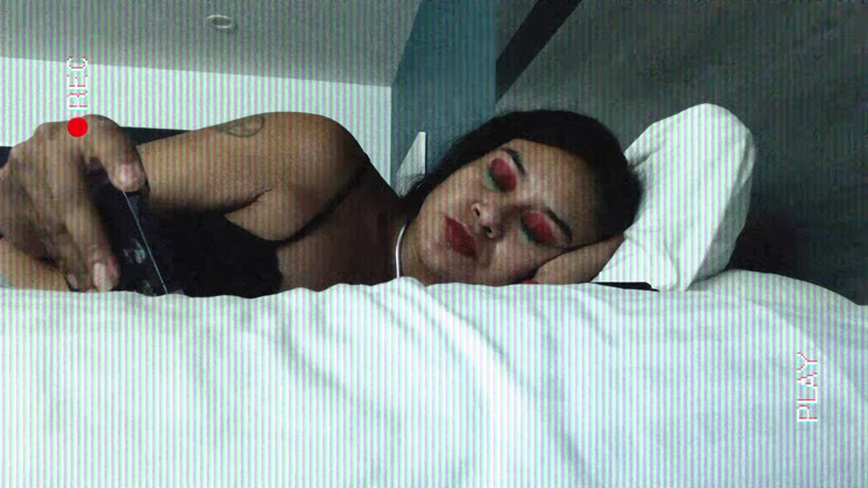 ToXxXiicBarbiie: Knallen und Chatten mit Zuschauern in einem Live