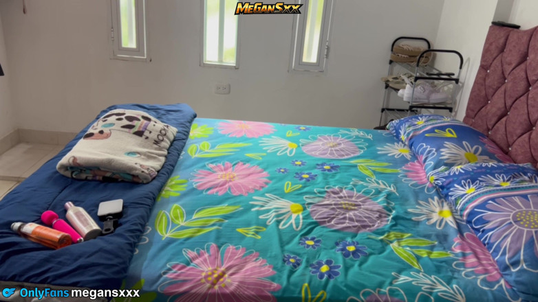MeGanSxx: Dokážete si představit, že hledáte práci, jste přijati, třeba máte sex?