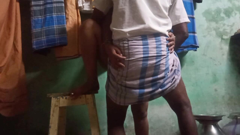 Priyanka314: Desi Tamil - masukkan zakar ke dalam pepek abang tiri dan...