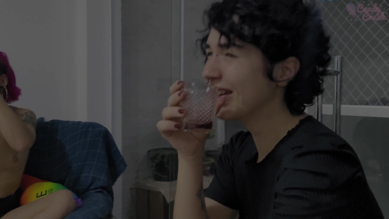 Mano Nico Official: Ma femme a amené ses amis à baiser avec nous