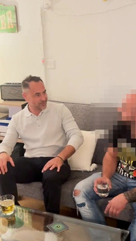 Hetero Nieuwsgierige Jonas En Steven Zuigen En Neuken Elkaar Terwijl Vrouwen Thuis Zijn