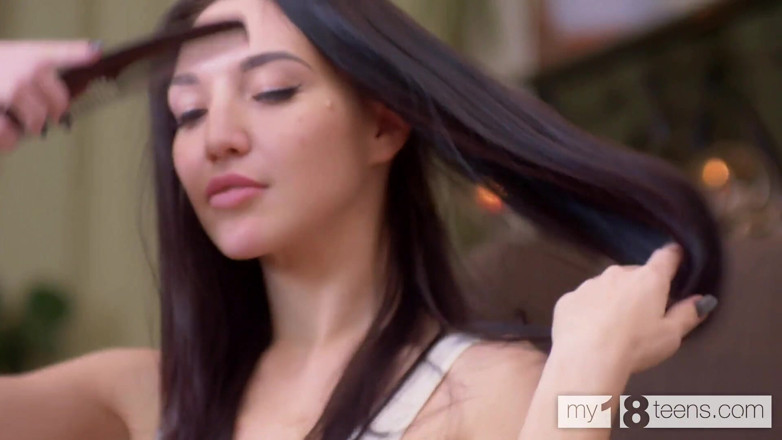 My 18 Teens: My18teens - gadis dengan toket kendor dan butt plug lagi asik...