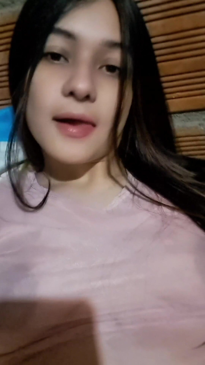 Yulieth Gomez: Sesi melancap basah menitis ditangkap rakaman dekat