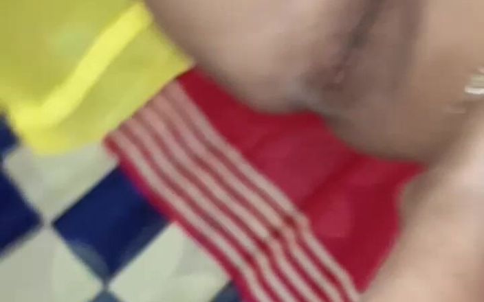 Poojarani125: Vesnická holka má poprvé energický sex v místnosti, celé video