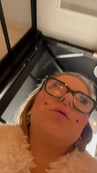 Sandie Candy Cumwalk
