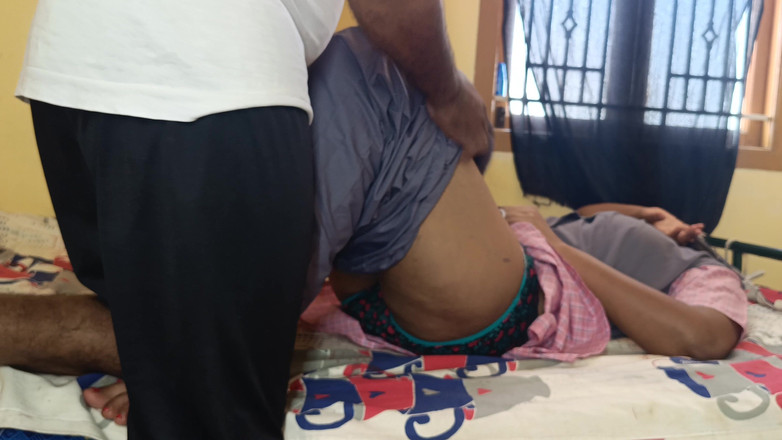 Pushpa studio: हॉट और क्यूट कॉलेज गर्ल