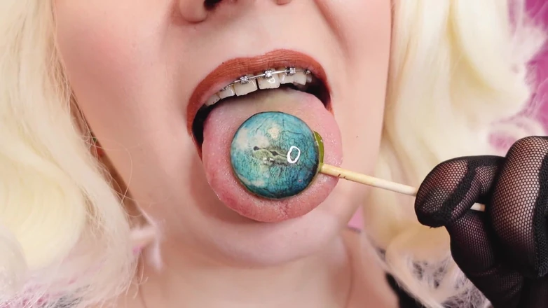 Arya Grander: Asmr videosu: ruj, örgü eldivenler ve lolipop (arya grander)