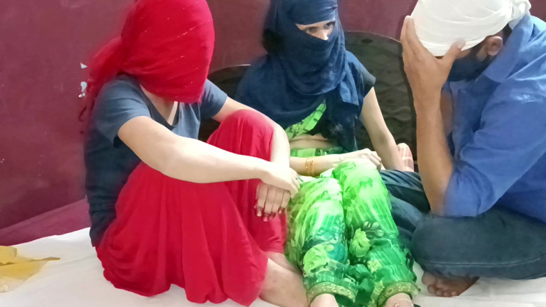 HousewifeGeeta: Sousedka macecha a její dívka spolu šukali