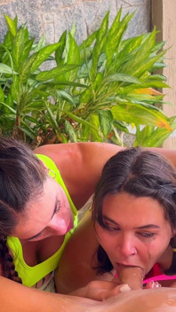 Kinky Mary Et April Bigass, Gorge Profonde Extrême, Bâillonnement Profond, Salissant, Vrai, Pas De Faux!