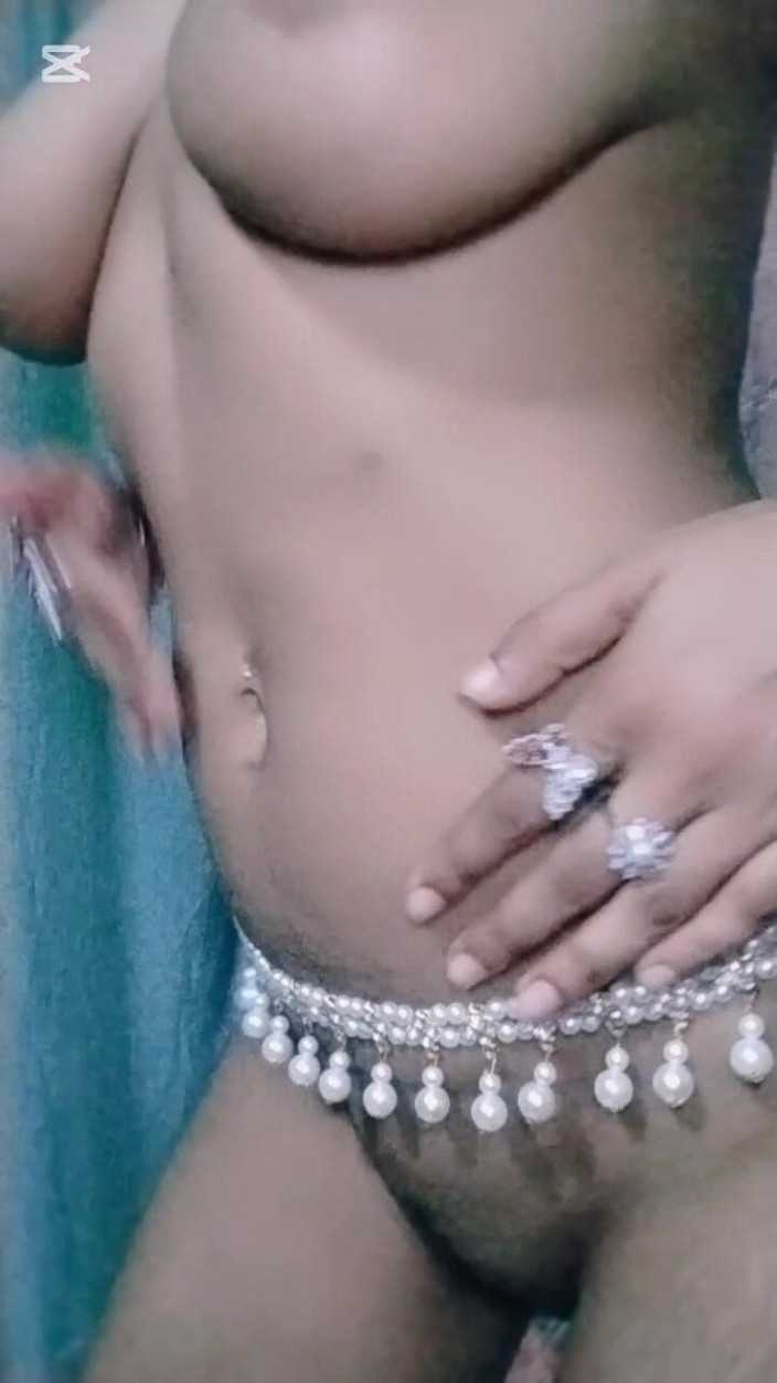 LeoneX: Iubită sexy virgină se cu degetul în videoclip în direct