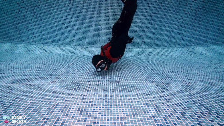 UKCuteGirl Lucy Lauren: Undervattens scuba datum i min tighta våtdräkt: 2: a datum cum...