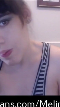 Lounge titten necken