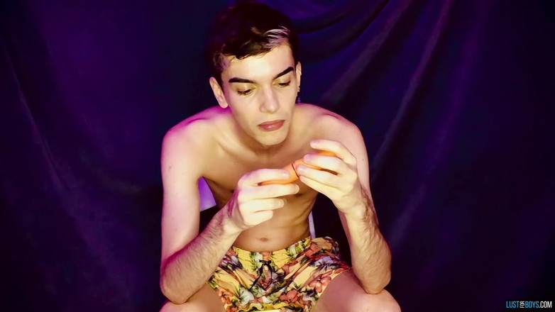 Lust for boys: Ein tolles neues arsch-spielzeug, um es zu versuchen