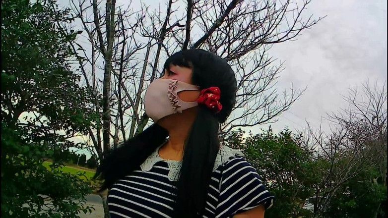 megu2002: Vystavena na procházkách v parku a na parkovišti