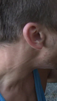 Encore un mec sans toit qui se fait baiser