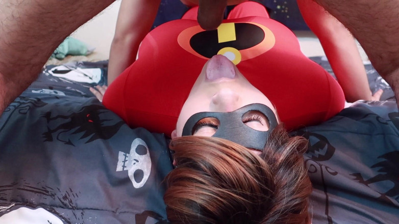 VickyVixen: Elastigirl scopata in faccia