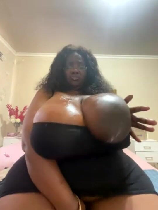 Legendary Booty Overdose: Awek montel eboni menyembah tetek