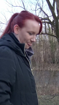 German scout - la rossa lentigginosa ginger Ella rose lo rimorchia per la prima volta per un casting porno
