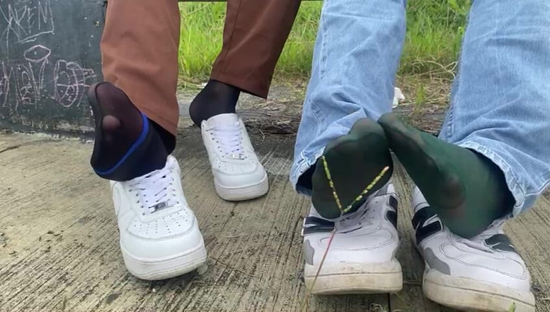 Mr Feet Colombia: Am plecat din birou și am stat într-un parc pentru că ne...