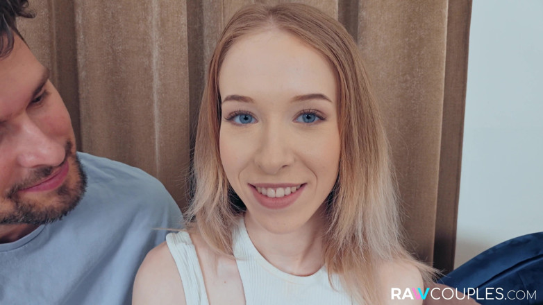 Teen Mega World: Справжня пристрасть на камеру